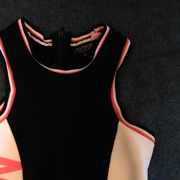 Womens dress Small. Fits like glove. Wash and wear - Picture 2 of 5